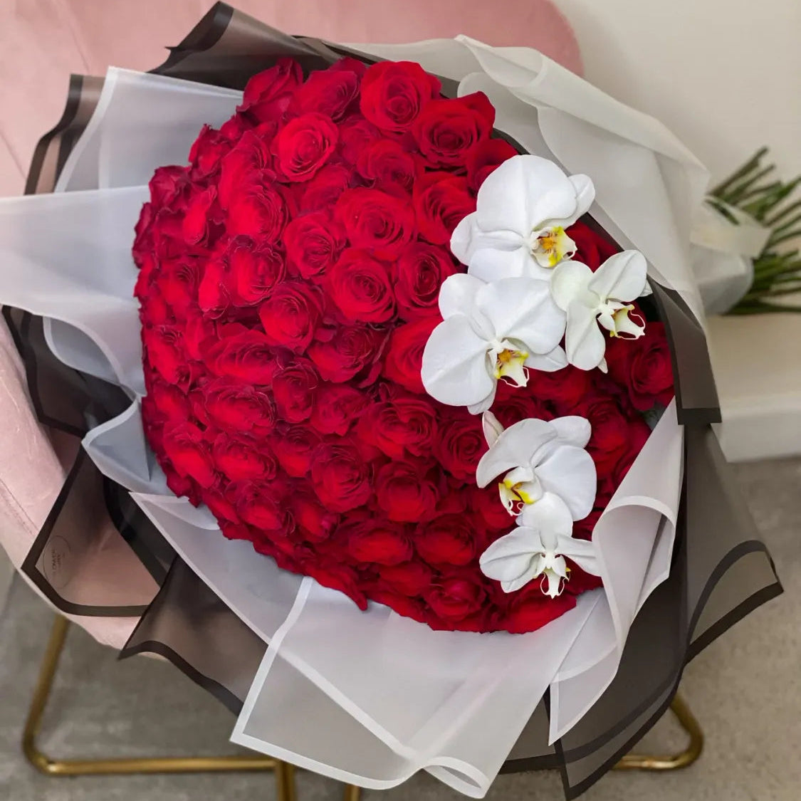 100 Red Roses & White Orchids (Naomi)