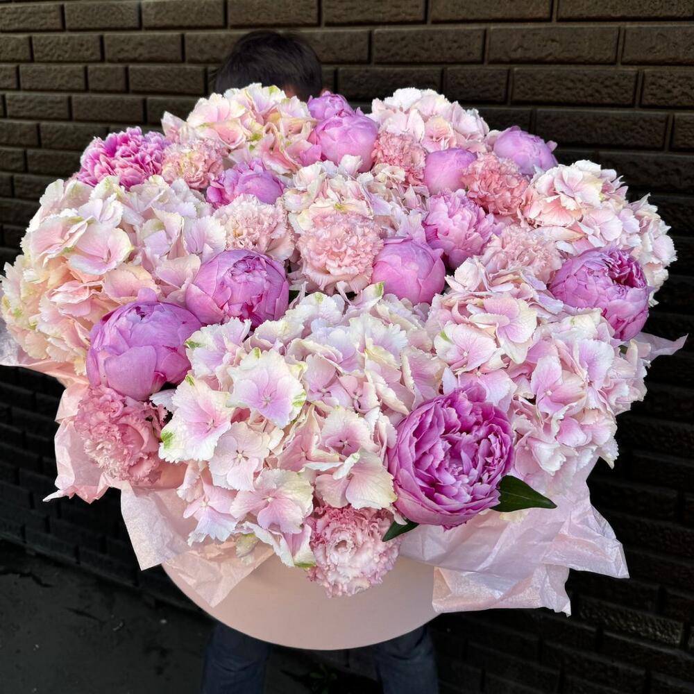 Peony & Eustoma